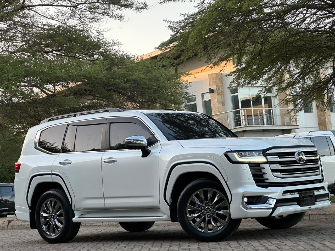 LAND CRUISER